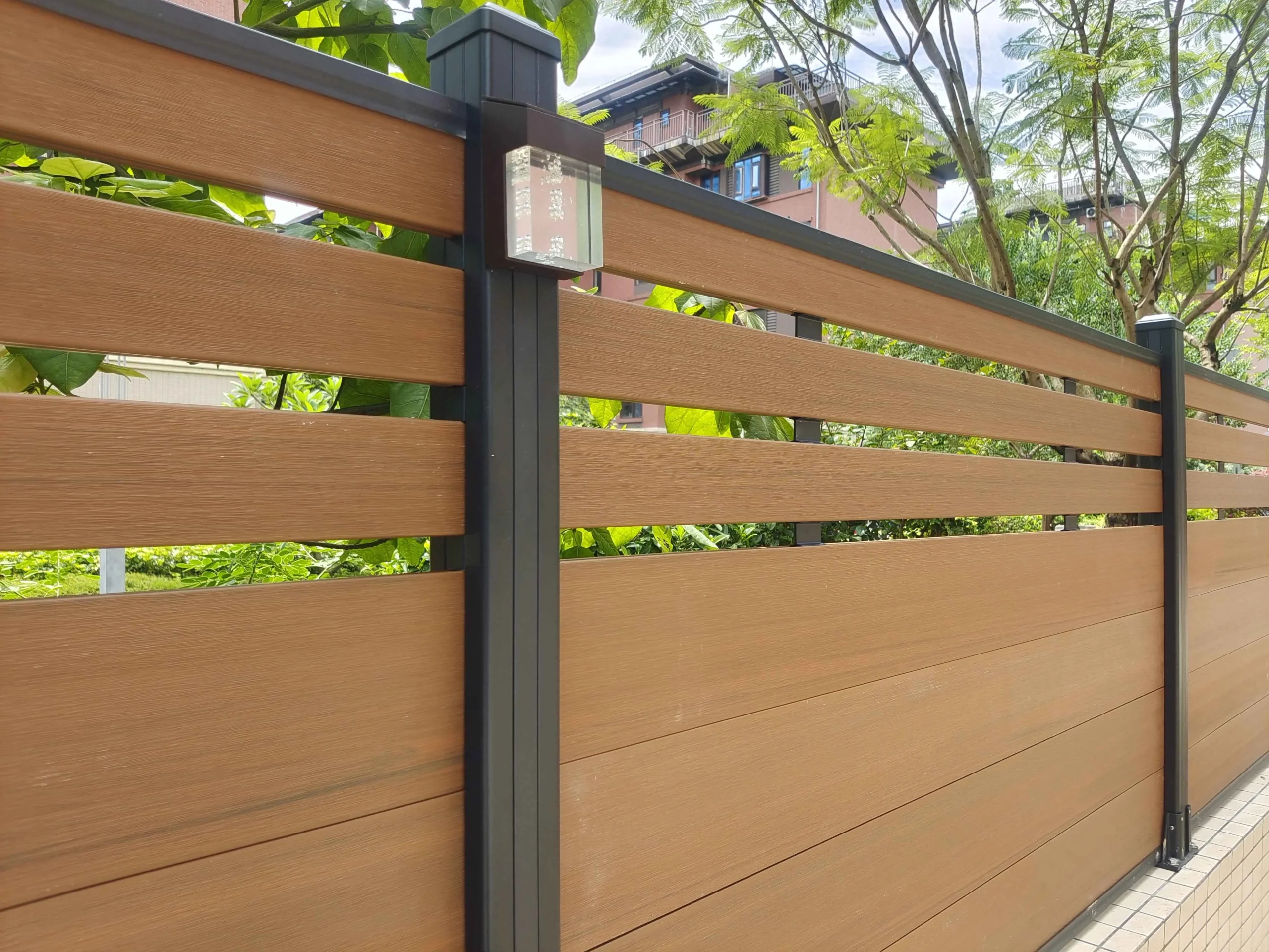 Co-extrusion Composite Fencing